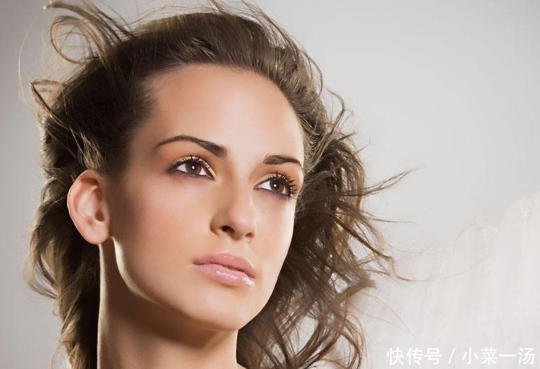 贫血|子宫健不健康，照照镜子就知道，脸上没3个表现，子宫还算干净！