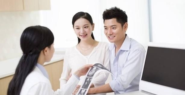 蜂蜜水|孕妇买菜路上产子,生产后拎菜抱娃回家,“最强产妇”当之无愧