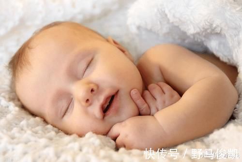 智商|李玫瑾:孩子睡觉时有这3个举动,说明大脑发育好,将来双商高