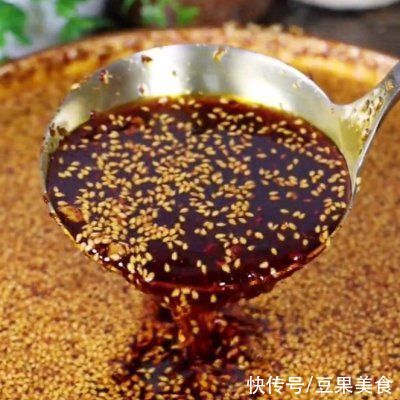 好吃|辣椒油这么做，又红又香又好吃