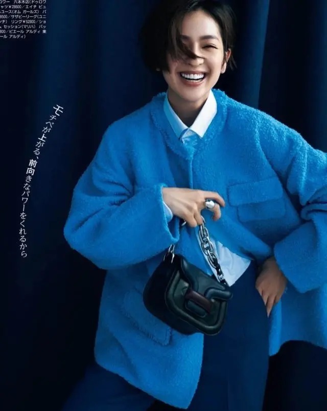 穿搭 女人过了40岁,衣服颜色尽量不选灰色和驼色,这些颜色更有气质