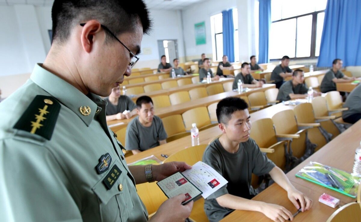 考军校与考警校，两者之间有何不同高中生及家长应该知道这四点