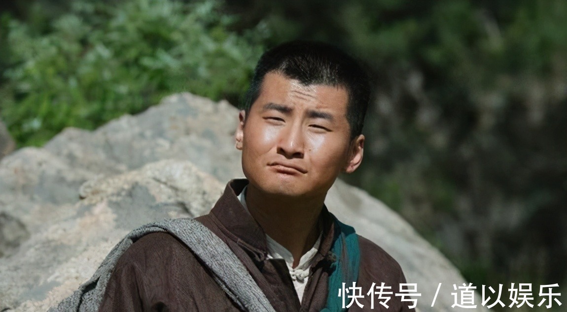 为走红冒充草根歌手，韩红戳穿后当场发飙，将他们赶出舞台！