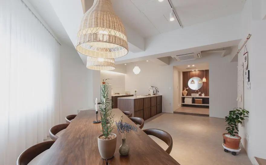 洗衣篮|这套80㎡的极简房子,将客厅改成起居室,发生了不可思议的改变