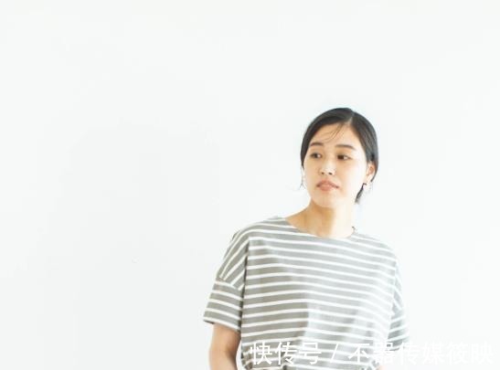 日杂|日杂热门的夏季穿搭：高级搭配是“极简”，优雅色彩选“淡色”