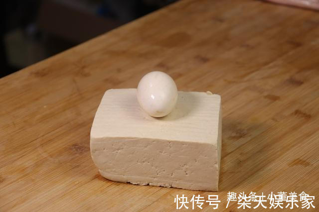 秋天要多吃豆腐,教你好吃的做法,鲜嫩美味,比大鱼大肉都好吃