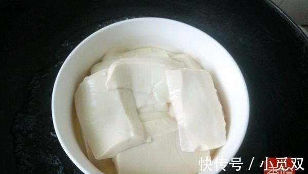 鸡蛋蒸豆腐|两个鸡蛋放进豆腐里蒸一蒸, 5分钟后, 不爱吃鸡蛋的孩子吃的特开心!