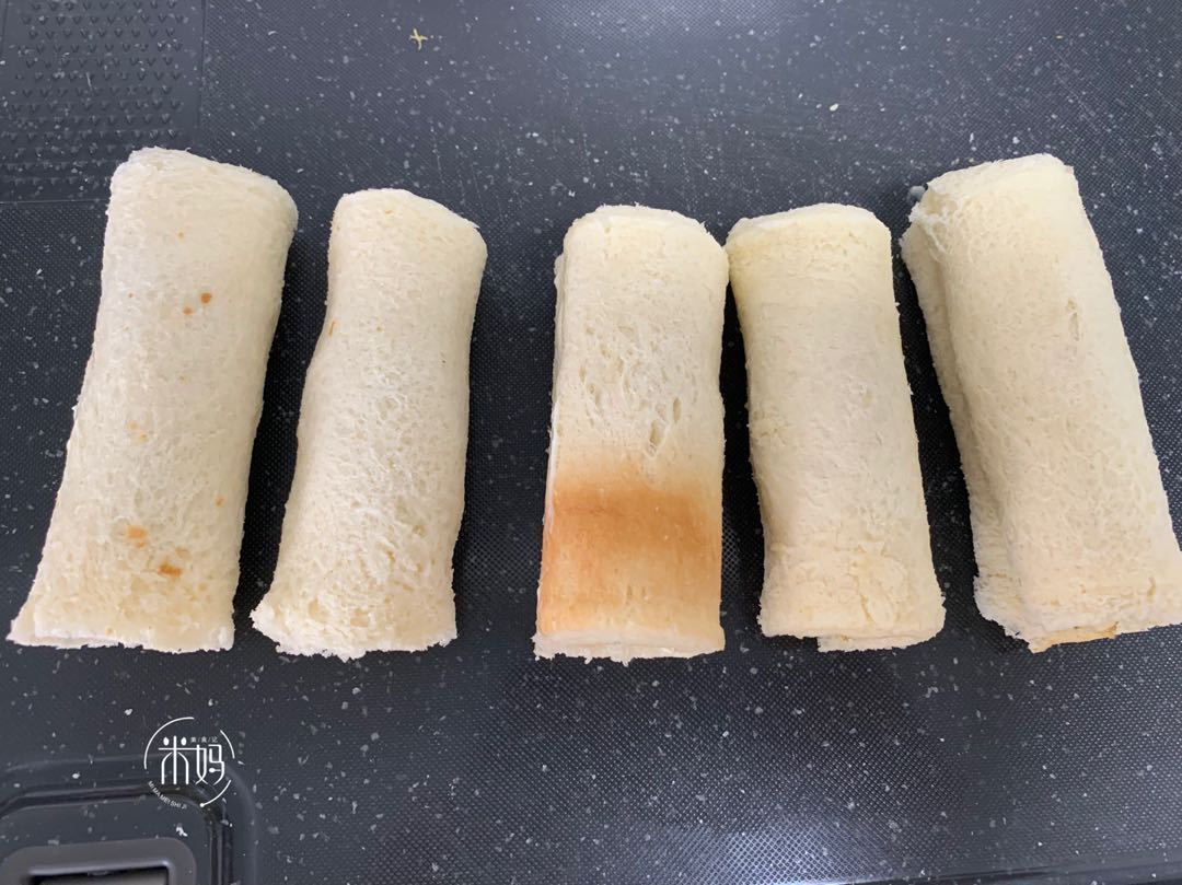 最近孩子迷上它,早餐宵夜都要吃,柔软焦香还拉丝,5分钟就搞定