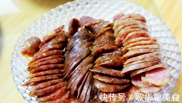 娘家|在娘家聚餐,弟媳妇做了一大桌子菜招待,样样都好吃,亲友全点赞