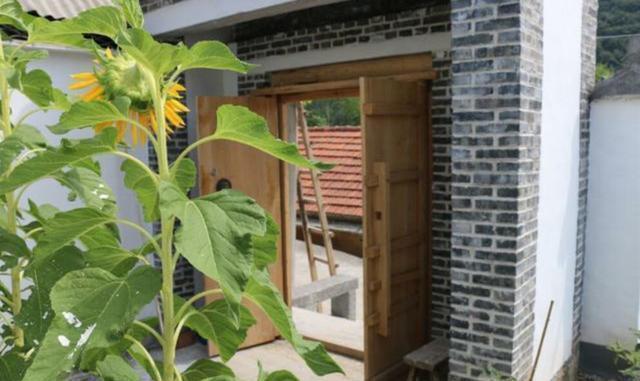 四合院|堂哥回农村花50万自建四合院,给父母养老,全村都羡慕嫉妒恨