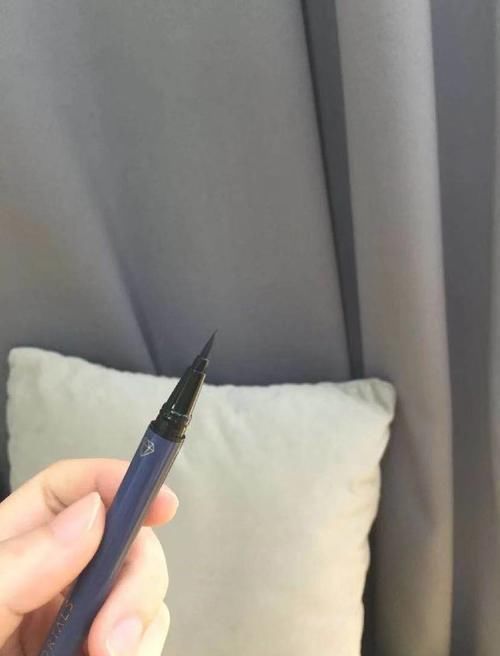 火烈鸟|便宜没好货，盘点那些平价却难用的化妆品，姐妹们快来避雷！