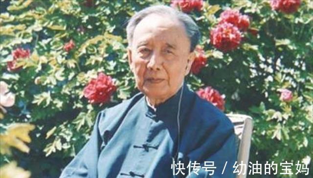 中国银行@郭沫若论书法水准，不配给皇帝陵题字？启功：去街上看看中国银行