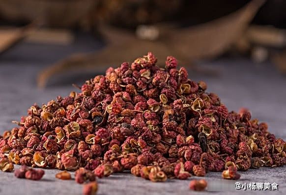 肉质|炖骨头汤时，切记不要放“这3样料”，否则肉质容易又柴又腥