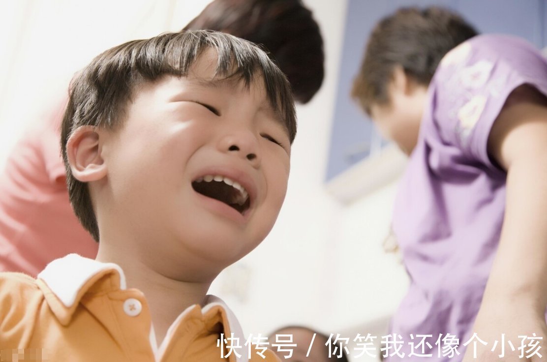 吞食|2岁娃一个动作,7天后住院动了手术,孩子的这种行为家长要警惕