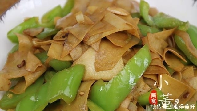 2张豆皮,3个青椒,做出来的青椒豆皮,好吃又美味