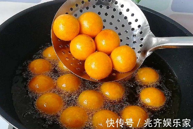萝卜|炸红薯丸子用糯米粉还是面粉教你正确做法，丸子外酥里软，好吃