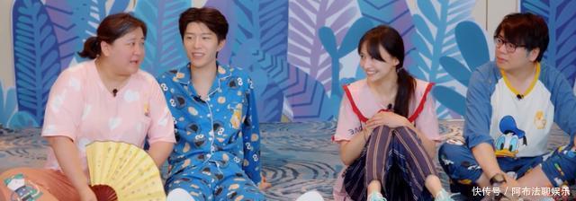 敷衍|玩游戏作弊,喝口水都作假,郑爽上节目太敷衍遭杨迪怒怼认真点!