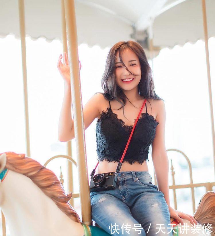女人|见过大场面的女人，打底裤从不配短裙，这样搭减龄又时髦