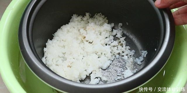 隔夜米饭到底能不能吃为了家人的健康,看完可要当心了!