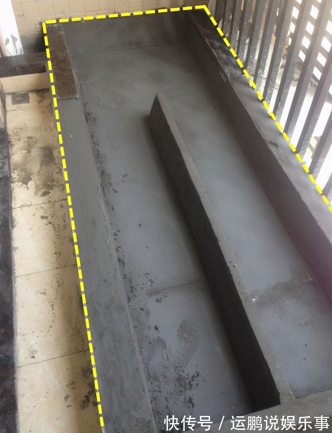 住高层这么干,阳台窗前20公分,用红砖围一圈水池,养鱼种花都好