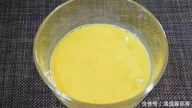 饺子|吃剩的饺子别乱扔,周末制成简易版早餐,15分钟做好,鲜香嫩滑!