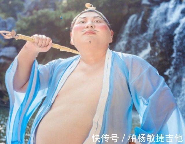 哪吒|胖大叔实力cos太乙真人,“叫你模仿,没叫你超越”,宛如动画走