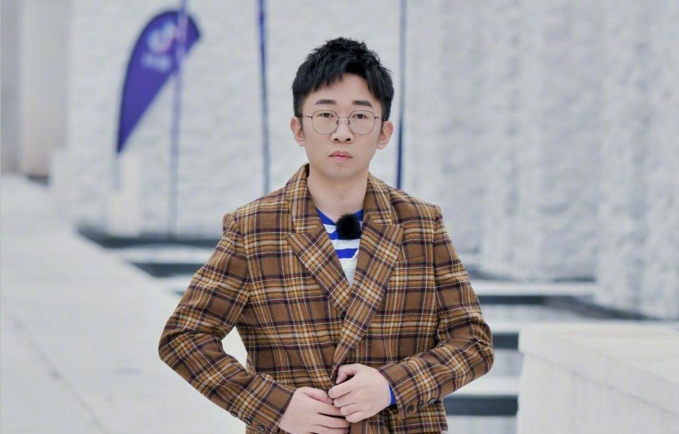 印小天|作為綜藝咖卻不會玩梗!雖然師承謝娜楊迪,但他注定難成氣候