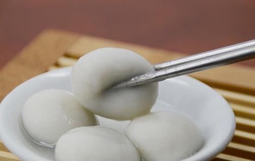 胡秉言|过年炸汤圆,直接下锅容易炸,多加1步,不炸不裂,香脆酥糯