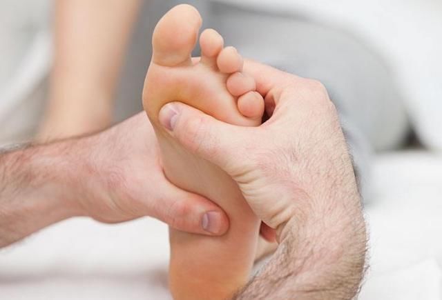 健康|男人面临衰老，“下半身”可能会发出4个信号，若无则健康