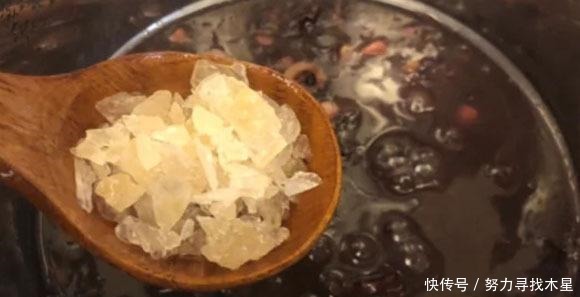 黑豆|女生經(jīng)常熬夜別忘多喝這粥，用這幾樣食材簡(jiǎn)單熬一鍋，滋補(bǔ)又養(yǎng)發(fā)！