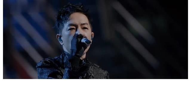 偶像周深參加《2060》錄制現(xiàn)場(chǎng)，粉絲當(dāng)場(chǎng)表白，高情商回應(yīng)引熱議