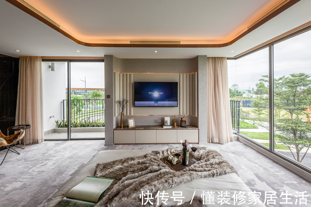 深色系|实际面积260㎡的别墅,装修不奢华不堆砌,三代人同住越看越喜欢