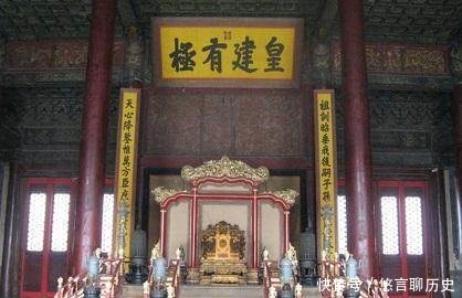 龙椅不是你想坐就能坐的东西,要有那个命才行!