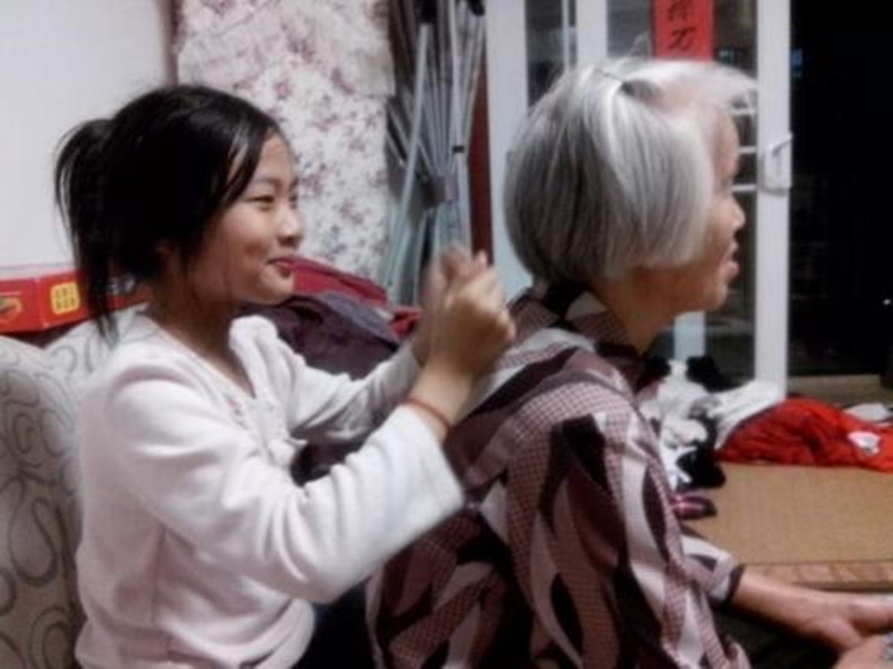 曾奇峰|爸爸感冒打吊瓶,女儿陪护险些哭晕,网友羡慕别人家的“貂皮”