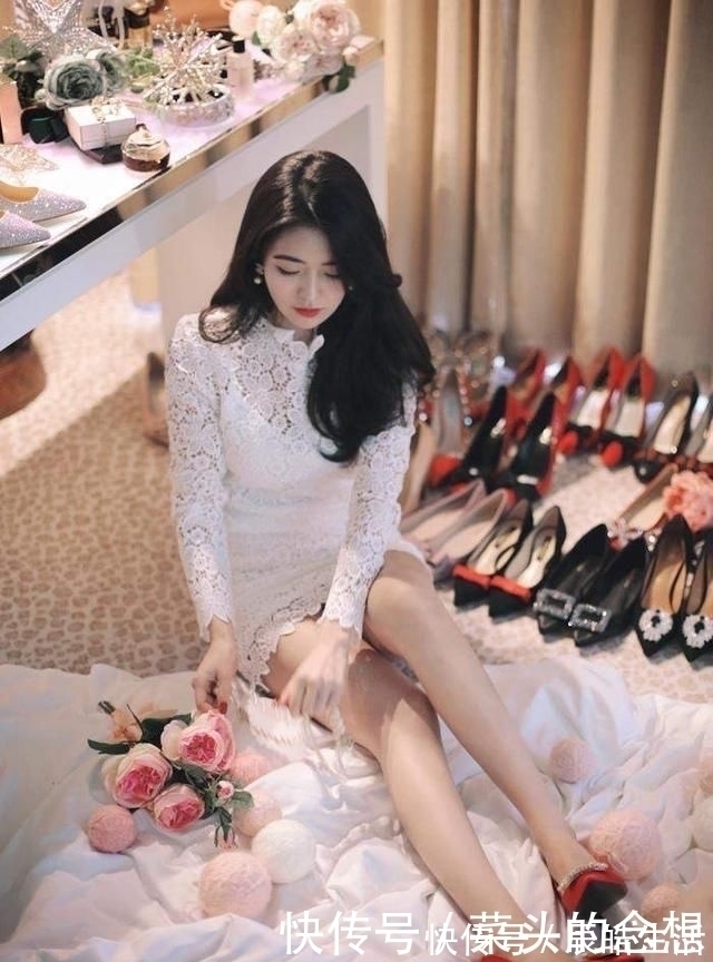 平跟鞋 穿高跟鞋和穿平跟鞋的女人,能从鞋子上折射出她们内心世界