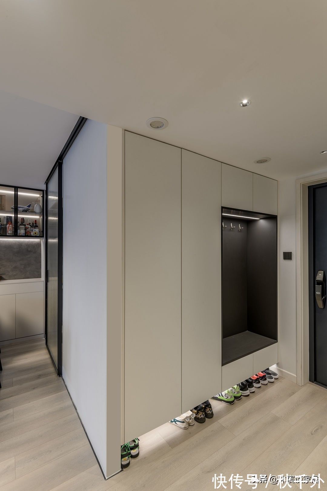 沐宸|越来越多年轻人选择客厅不装电视,还真别说,这样的家出彩又实用