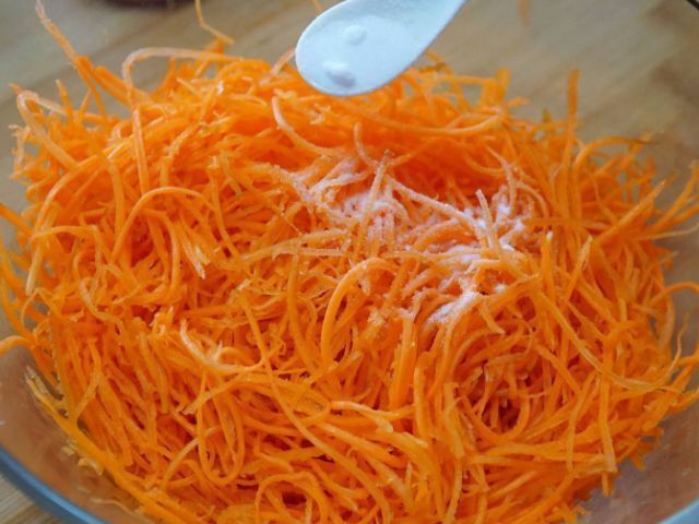 维生素c|吃胡萝卜后切记勿碰“此物”,吃了就是没病找病,现在知道还不晚