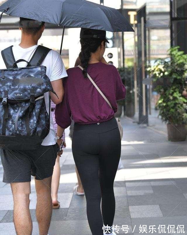 先锋|黑色打底裤的穿搭也可以先锋有个性,纯净而明媚,又有优雅时尚风