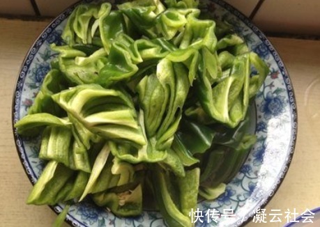 鲜香|做辣椒炒肉，先炒肉还是先炒辣椒？顺序很关键，肉质鲜香又入味！