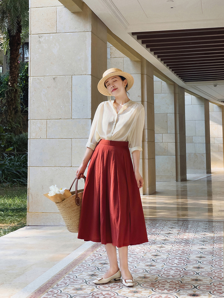 光泽感|马伊琍真是个“衬衫控”，白衬衫配印花阔腿裤简约清爽，减龄大气