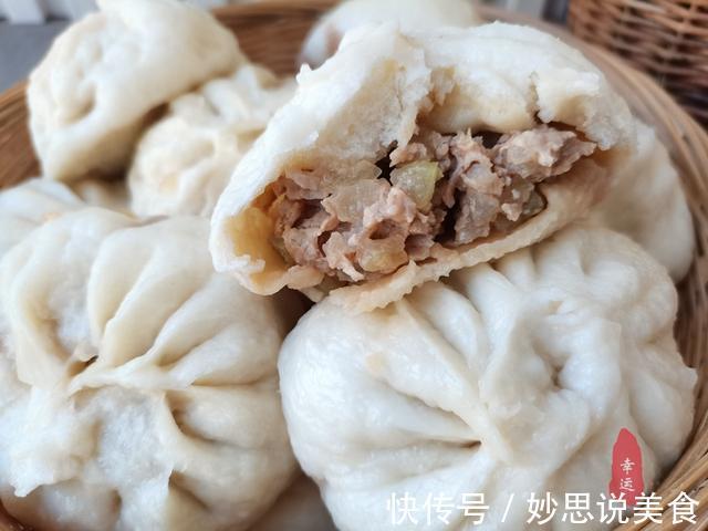 试试我这个馅料的包子，冬瓜粒粒分明，肉香味美让你食欲大开