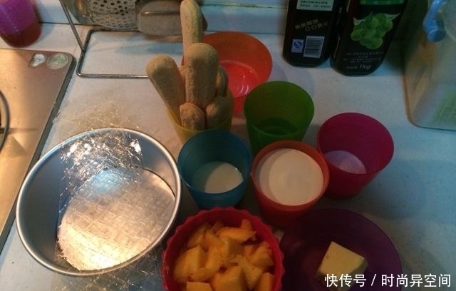 适合|做这个蛋糕不需要烤箱,有冰箱就能做,正适合夏天吃