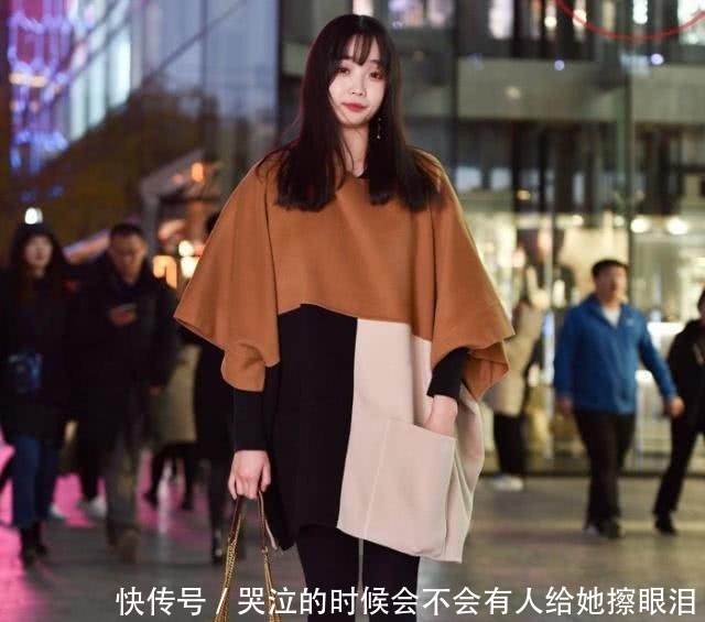 帅气打底裤彰显青春的魅力,可以展现一种清新自然的美丽!