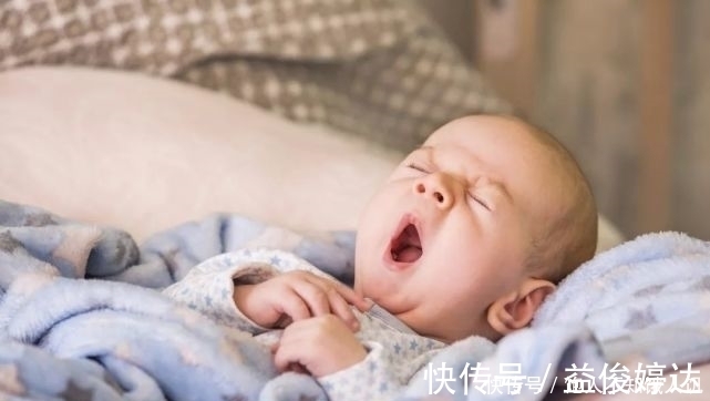 缺钙|宝宝睡觉时这3个动作，可能是身体缺钙的信号，妈妈们要重视