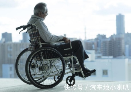 膝关节炎|远离膝关节炎的锻炼方法,每天早晚练一练,保护膝盖很轻松