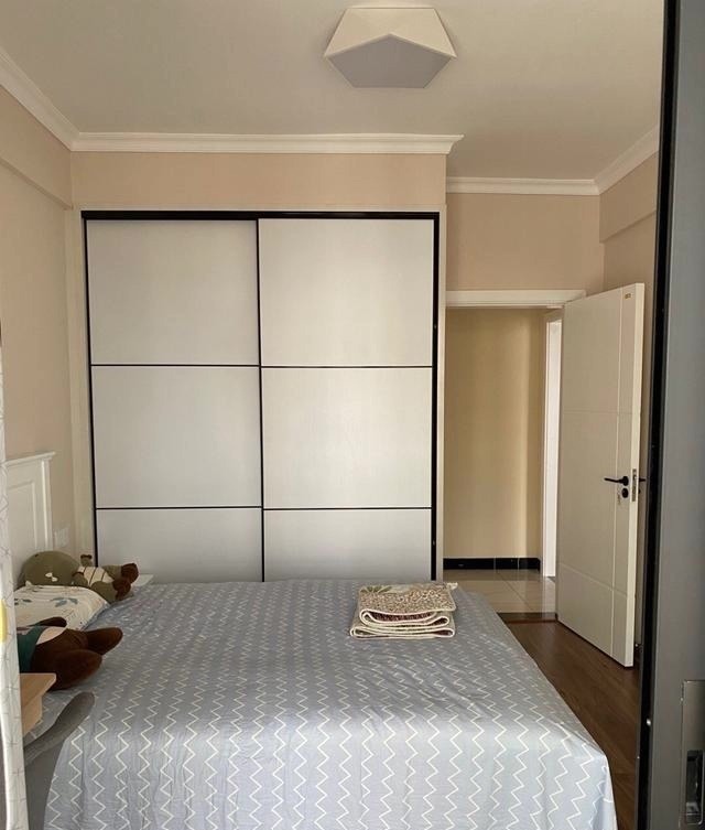 装修|越来越多人不做吊顶，不做电视墙，看看她家装修，简约又漂亮