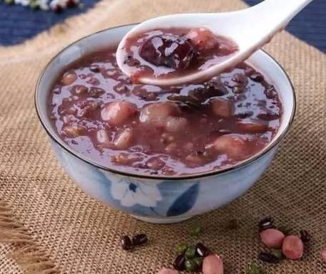  腊八粥好吃却不好做？大厨：记住黄金比例和制作诀窍，10分钟搞定！