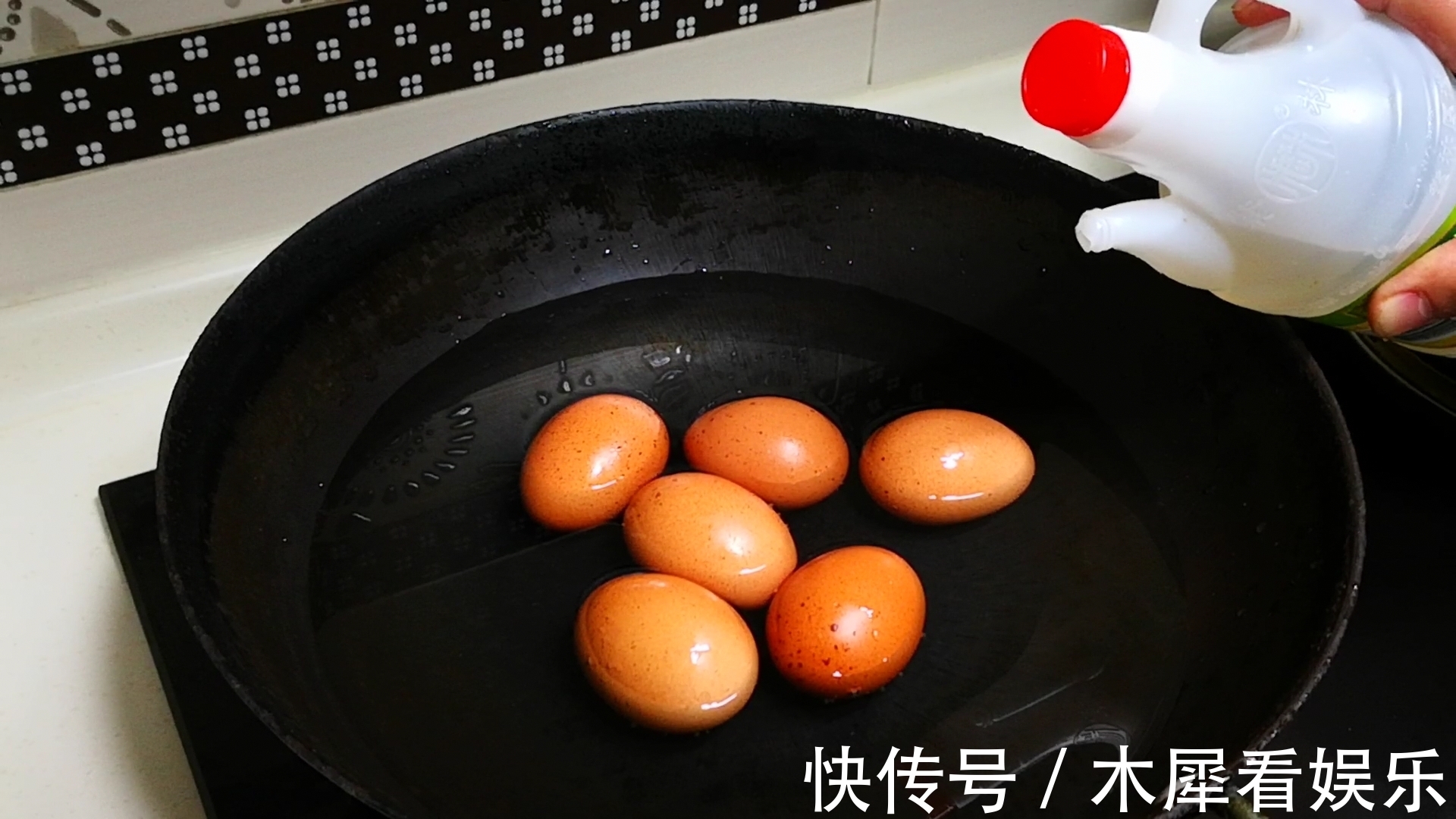 蛋黄|鸡蛋教你吃出烤串的味道，一顿做8个都吃不够，上桌比肉都抢手