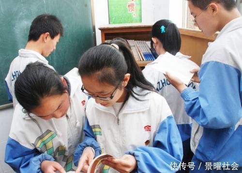 学生们|两名学生同样是初中生，一个走读另一个住校，中考后显差距