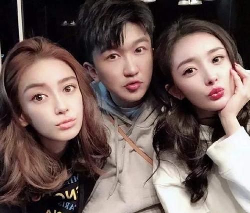 女生涂口红时，千万别有这3个习惯，不然再贵的口红都掉色沾杯